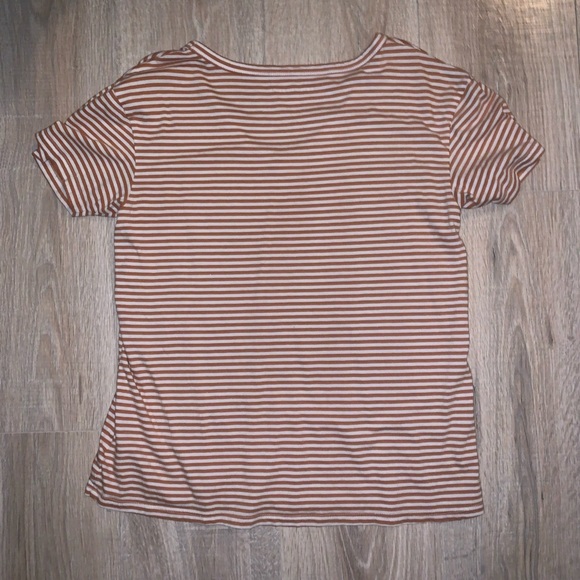 American Eagle striped v-neck tee - Picture 2 of 3